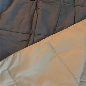 Comforter and pillow shams queen